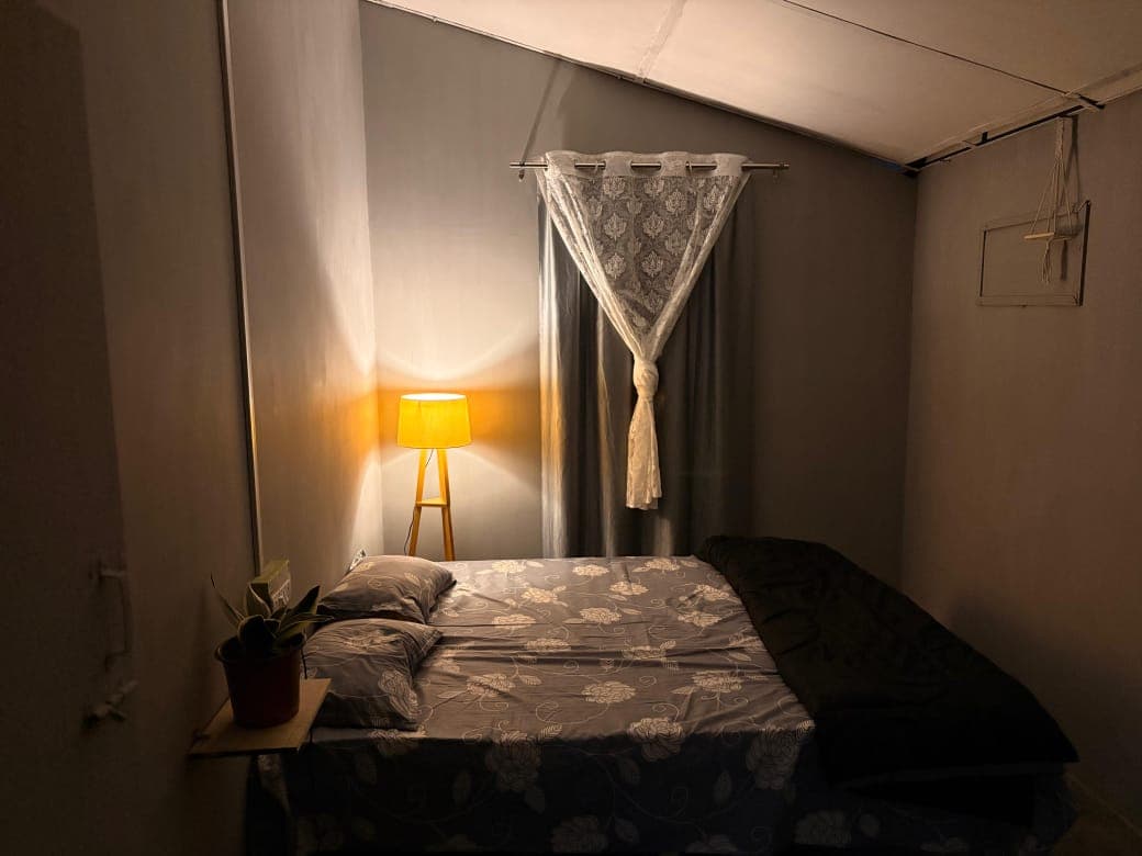 Golden Glow Room preview